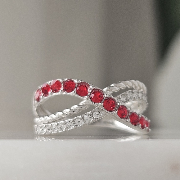 Red Garnet Swarovski crystal criss cross ring, 925 Sterling Silver 2019 - Picture 5 of 6